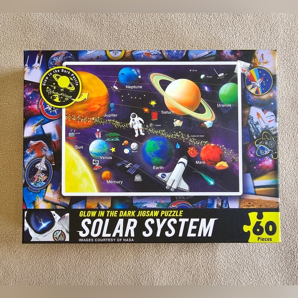 MasterPieces Explorer Solar System‎ 60 Piece Glow in Dark Jigsaw Puzzle Sealed - Picture 1 of 4